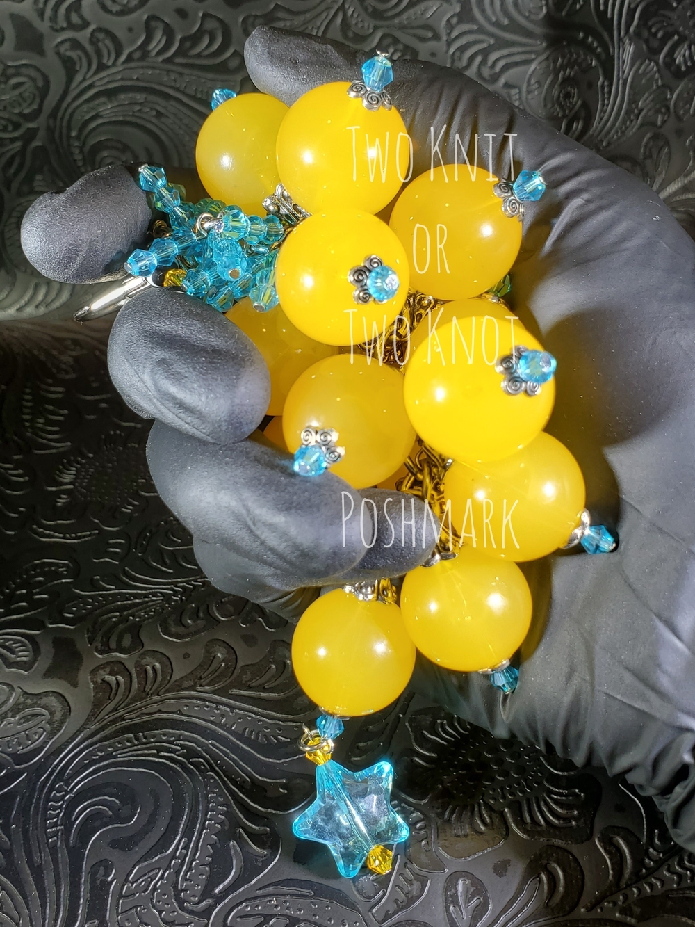 NWT Handmade Yellow Beaded Grape Cluster Keys Card Holder Purse Bag Zipper Charm - Picture 3 of 4